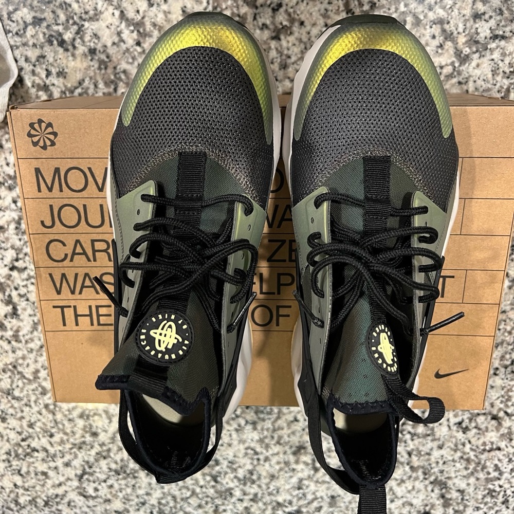 Nike Men’s Air Huarache Run Ultra SE ‘Sequoia Green’
